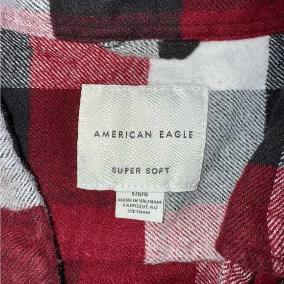 American Eagle Outfitters Super Soft Men’s Red and Black Checkered Shirt - Picture 2 of 4